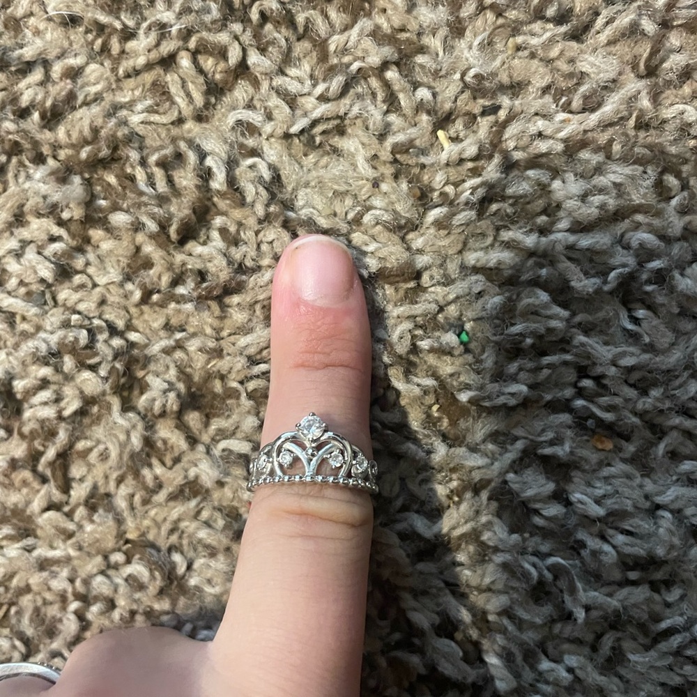Pandora tiara princess ring size 7
